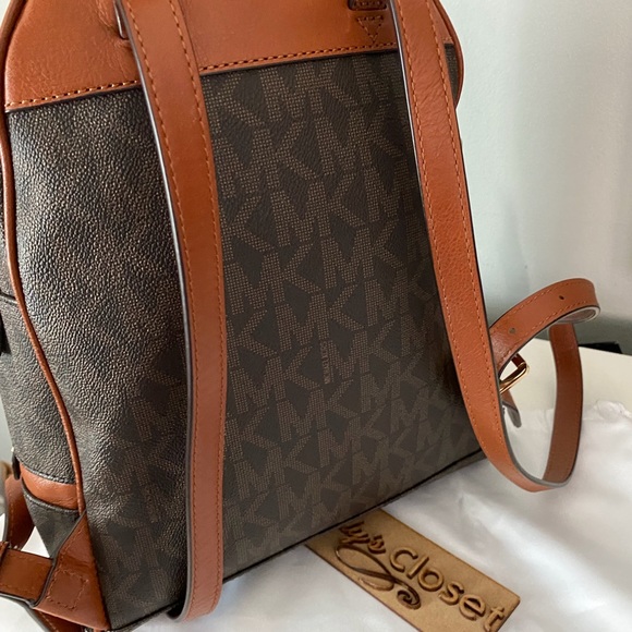 Michael Kors Rhea Medium Backpack - Picture 4 of 10